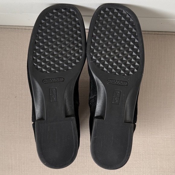 Women’s AEROSOLES Black Suede Booties - Picture 5 of 5